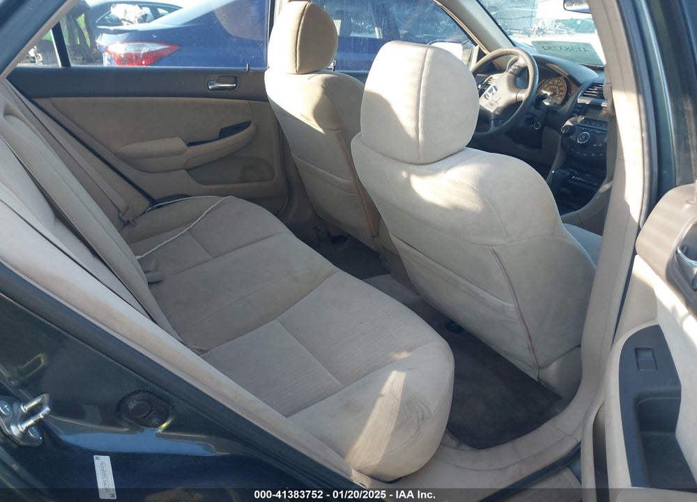 2004 HONDA ACCORD 2.4 LX VIN: 1HGCM563X4A054391