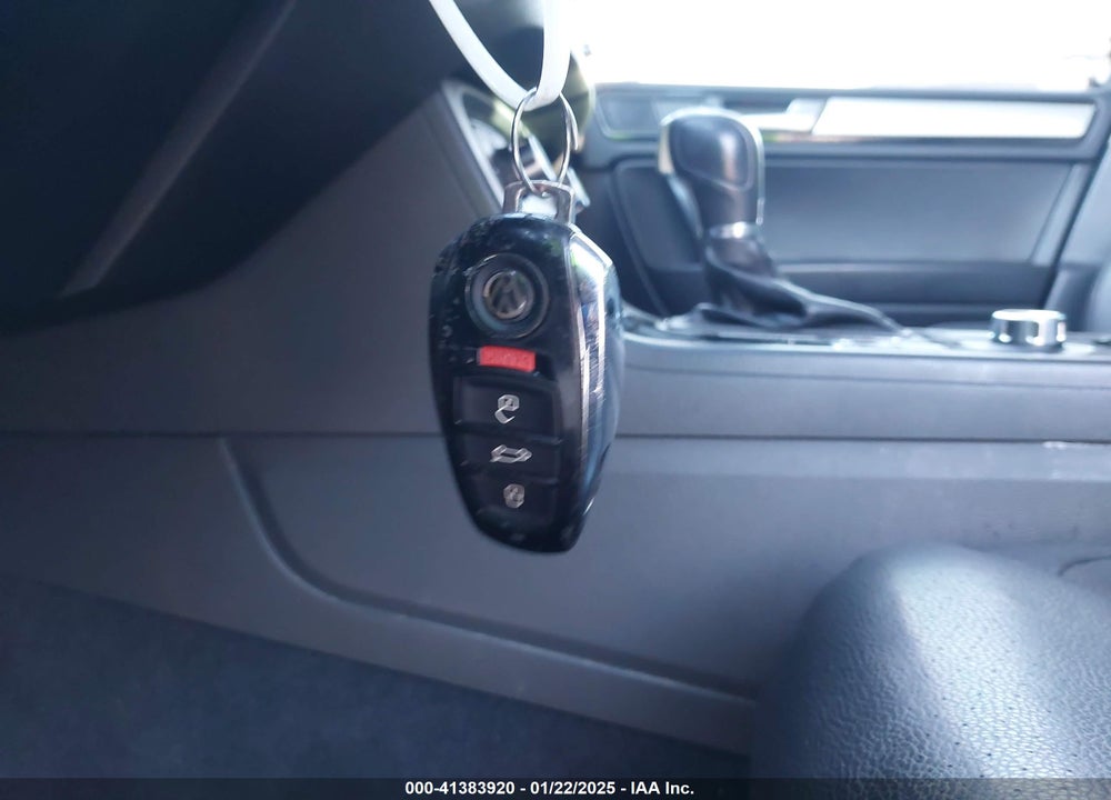 2014 VOLKSWAGEN TOUAREG 3.6L SPORT VIN: WVGEF9BP8ED005669