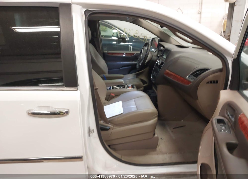 2015 CHRYSLER TOWN & COUNTRY TOURING VIN: 2C4RC1BGXFR627916