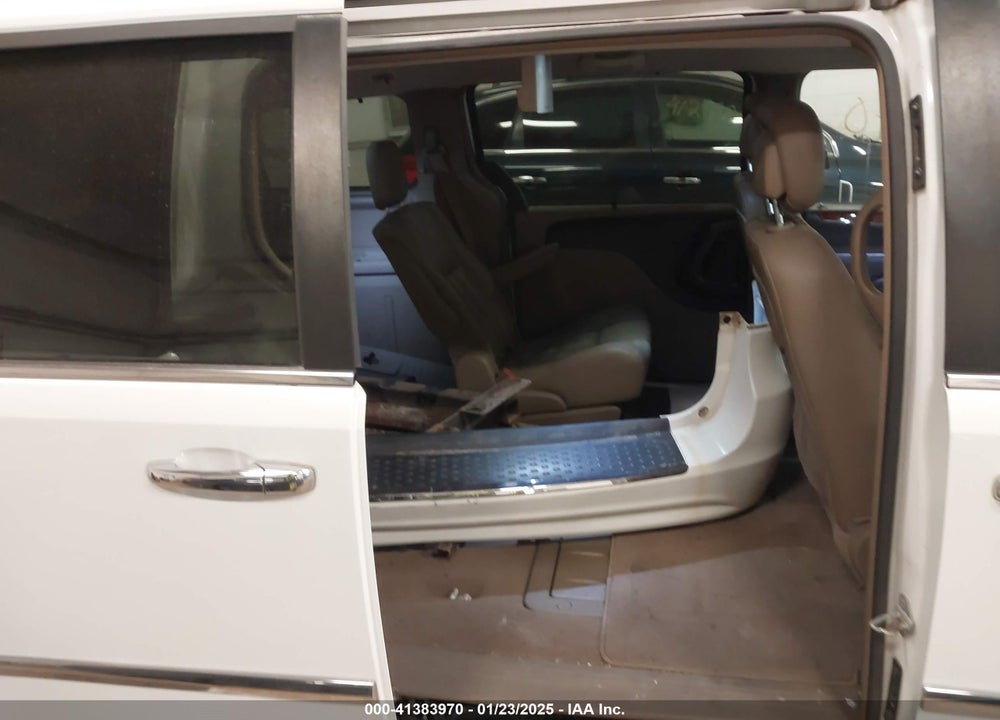 2015 CHRYSLER TOWN & COUNTRY TOURING VIN: 2C4RC1BGXFR627916
