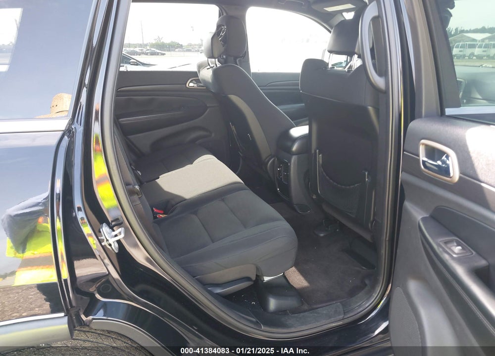 2017 JEEP GRAND CHEROKEE LAREDO 4X2 VIN: 1C4RJEAG8HC647382