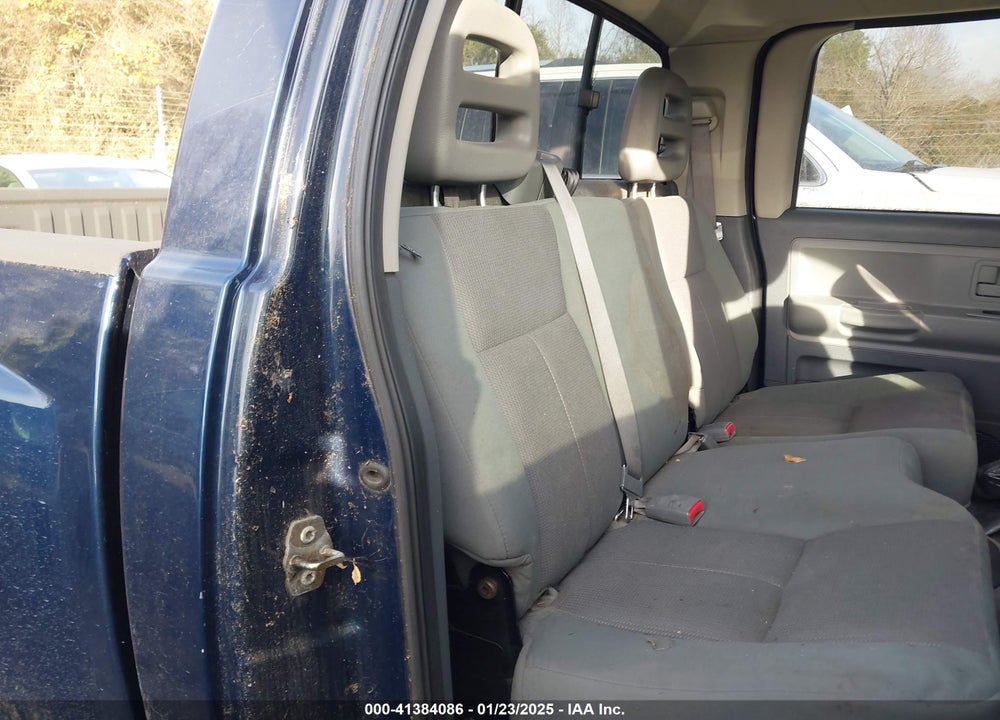 2005 DODGE DAKOTA SLT VIN: 1D7HW48N95S338832