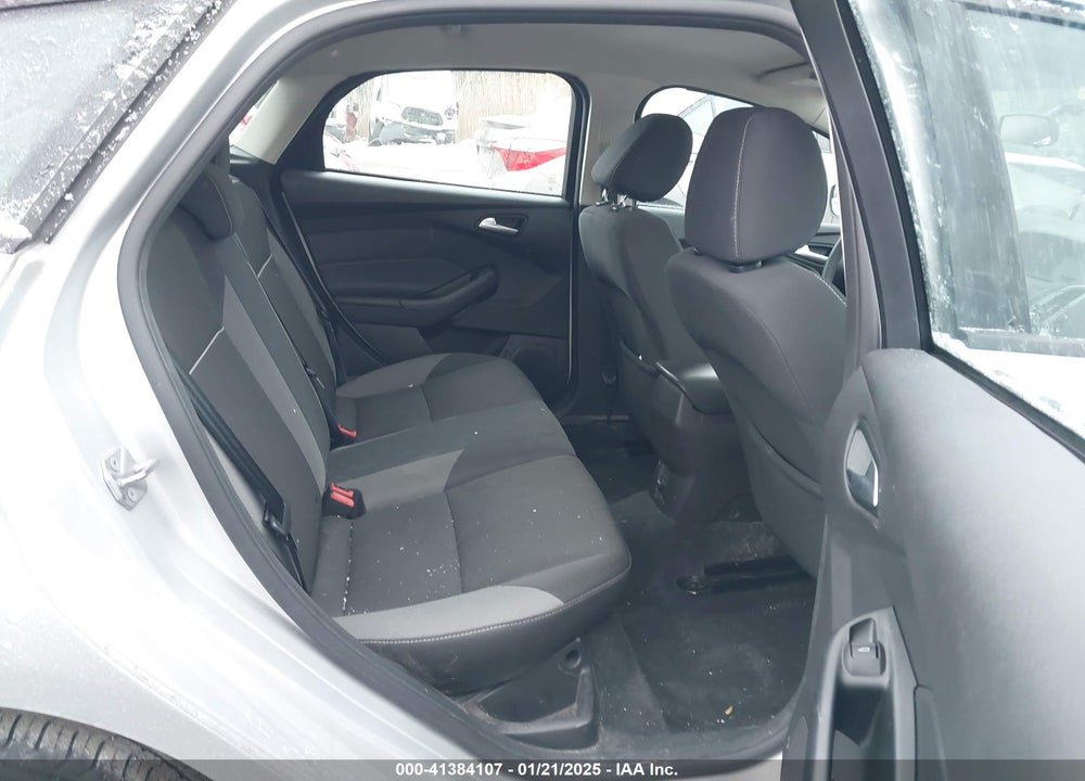 2014 FORD FOCUS SE VIN: 1FADP3K24EL329695