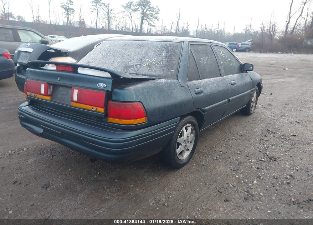 1995 FORD ESCORT LX/SPORT VIN: 3FASP13J6SR138679