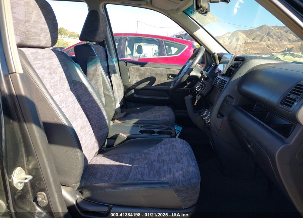 2003 HONDA CR-V LX VIN: SHSRD78403U126417