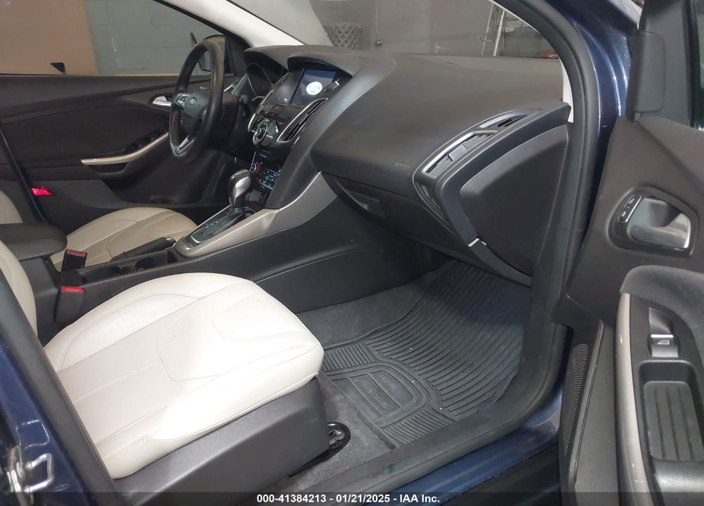 2018 FORD FOCUS TITANIUM VIN: 1FADP3J21JL246382