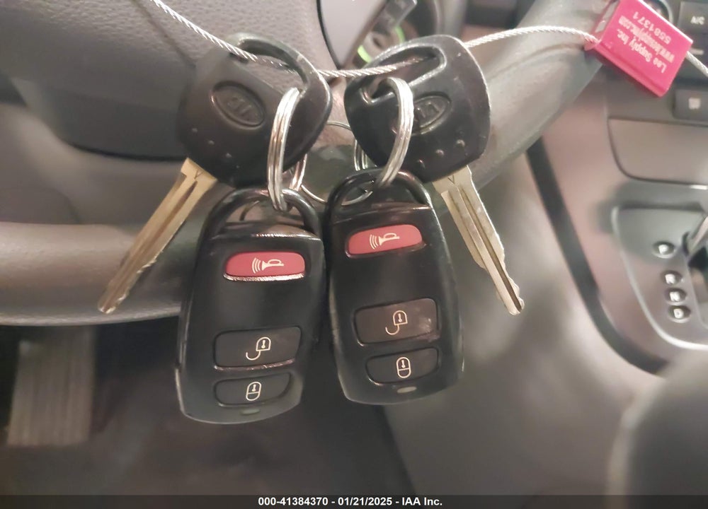 2011 KIA SEDONA LX VIN: KNDMG4C79B6370540