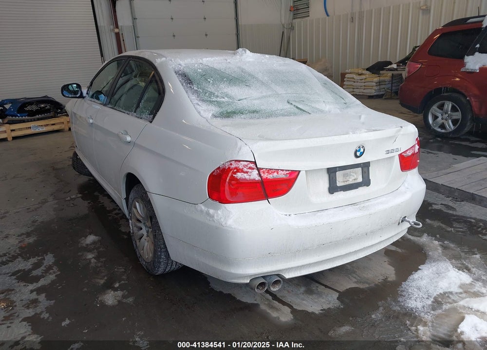 2009 BMW 328I VIN: WBAPH77589NM27103