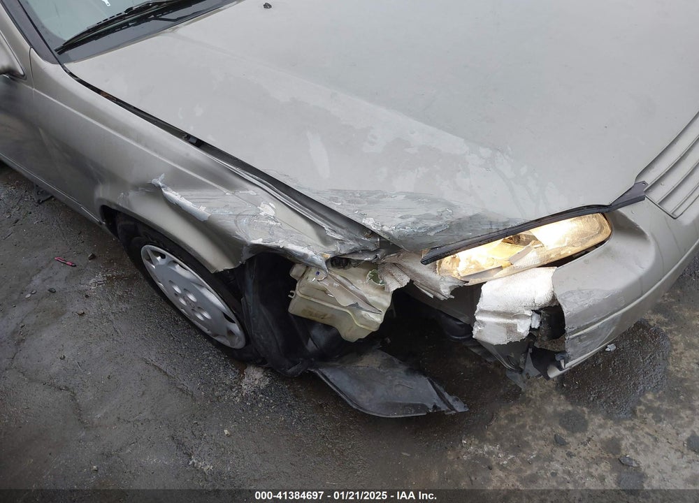 1999 TOYOTA CAMRY LE VIN: JT2BG22K9X0297948