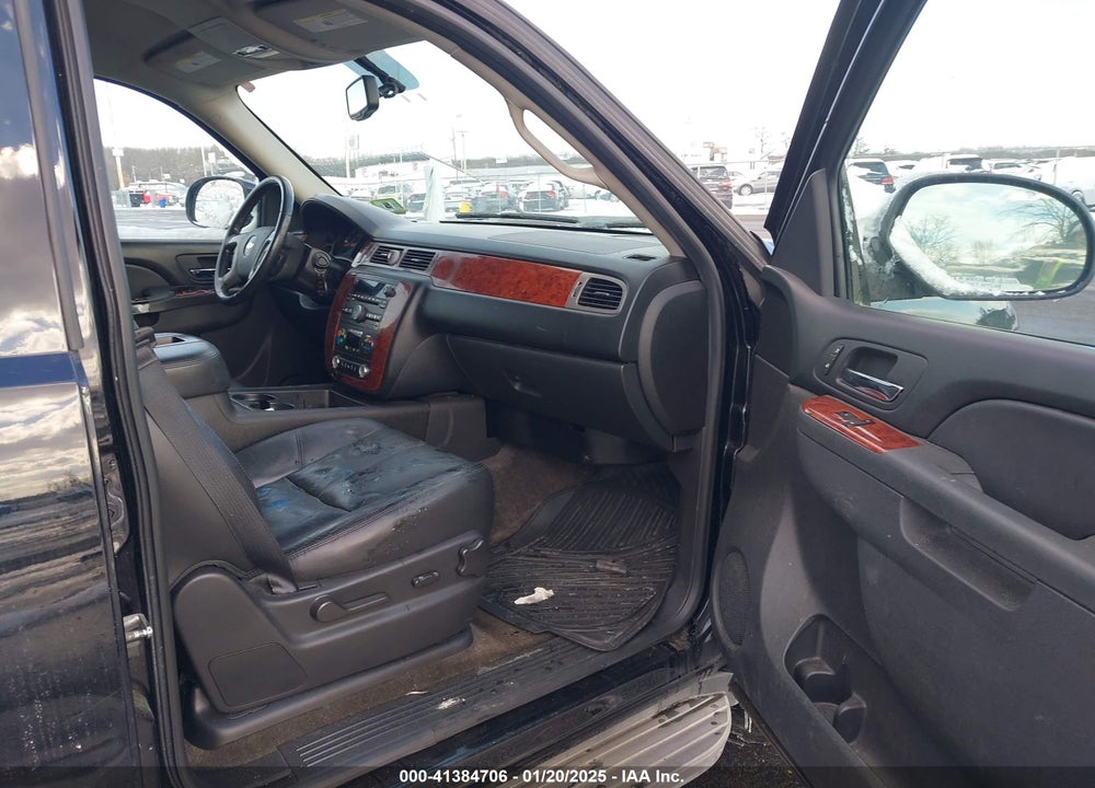 2014 CHEVROLET SUBURBAN 1500 LT VIN: 1GNSKJE79ER112014