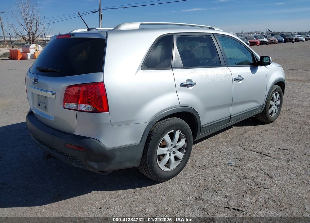 2013 KIA SORENTO LX V6 VIN: 5XYKT4A24DG338170