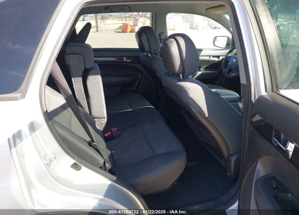 2013 KIA SORENTO LX V6 VIN: 5XYKT4A24DG338170