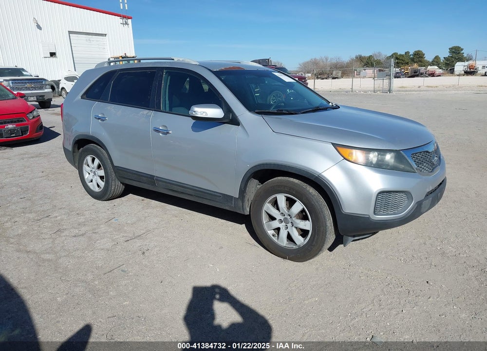 2013 KIA SORENTO LX V6 VIN: 5XYKT4A24DG338170