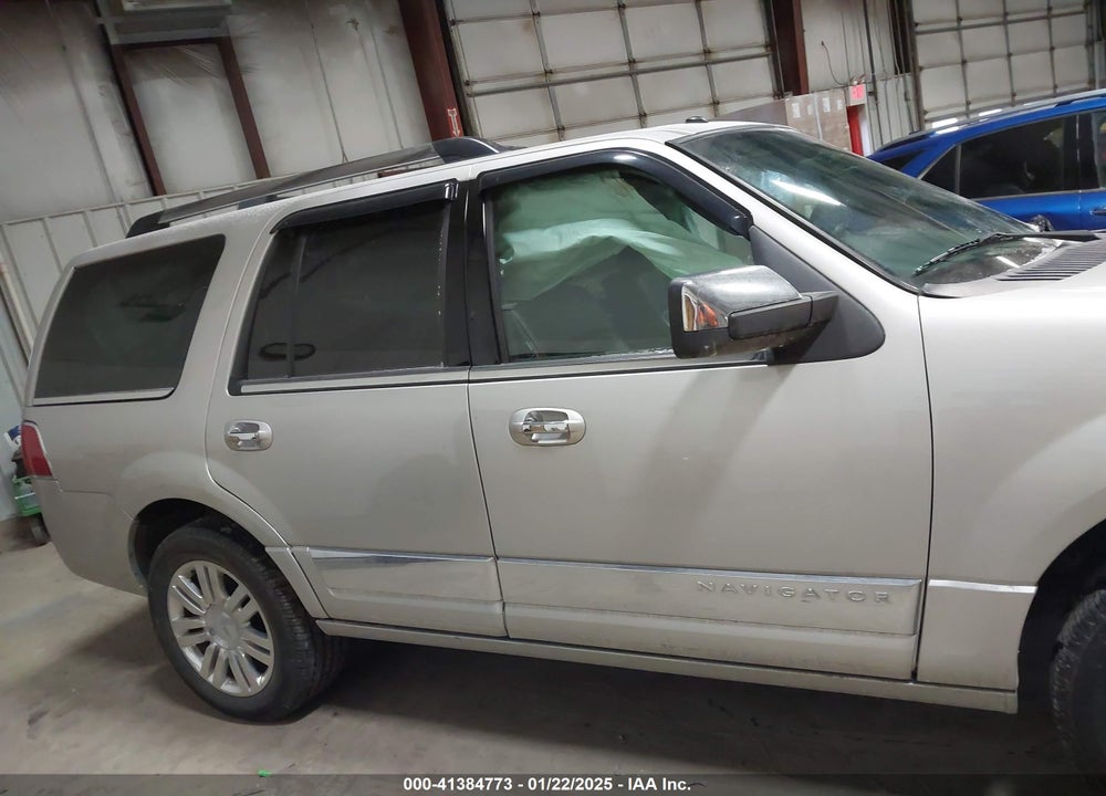 2007 LINCOLN NAVIGATOR ULTIMATE VIN: 5LMFU28547LJ23358