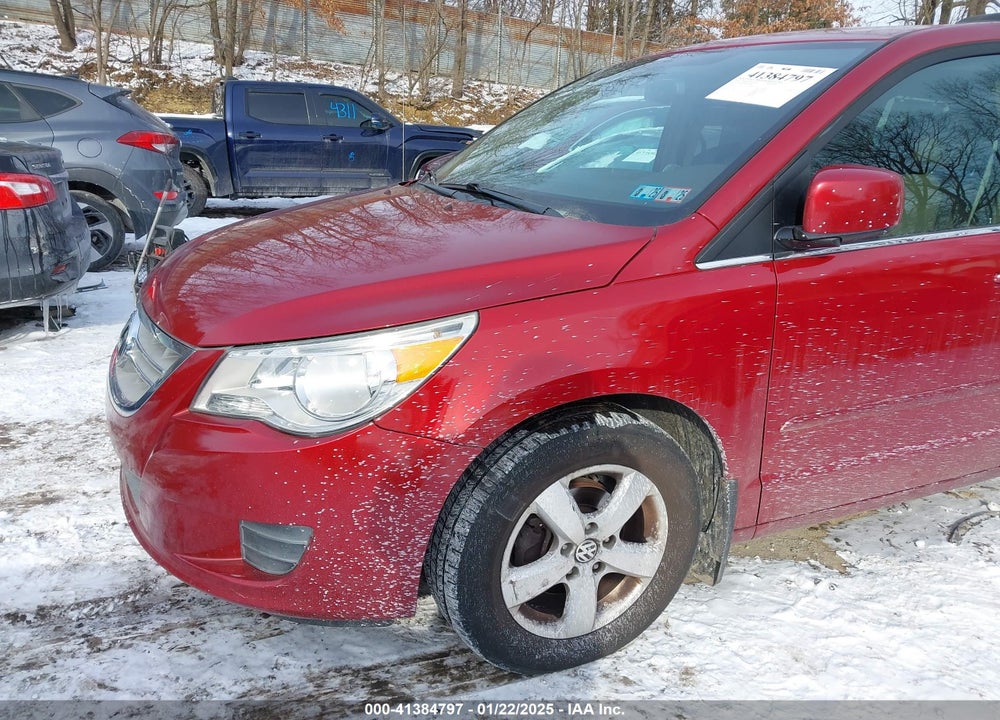 2011 VOLKSWAGEN ROUTAN SE VIN: 2V4RW3DG6BR668348