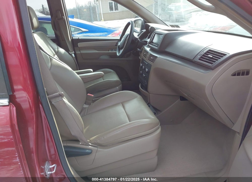 2011 VOLKSWAGEN ROUTAN SE VIN: 2V4RW3DG6BR668348