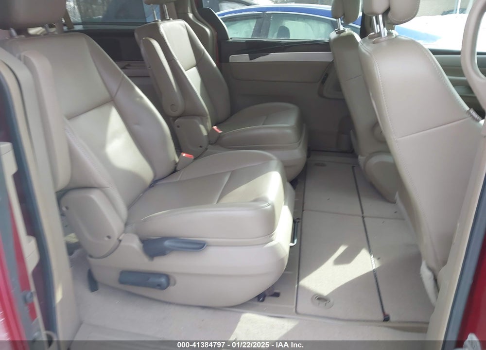 2011 VOLKSWAGEN ROUTAN SE VIN: 2V4RW3DG6BR668348