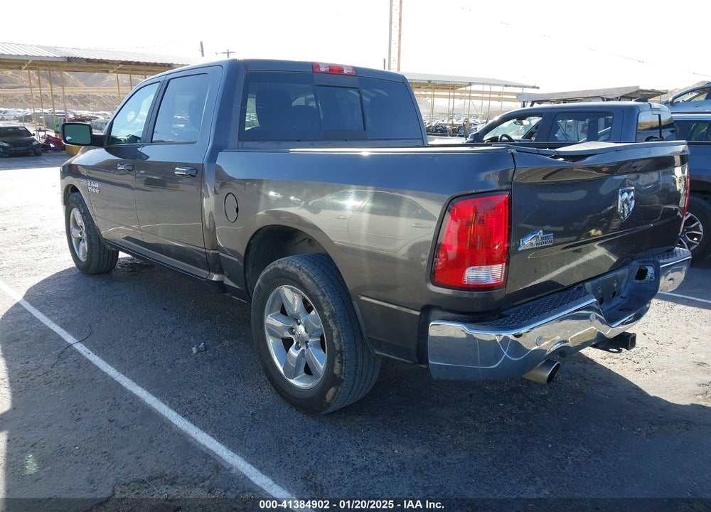 2017 RAM 1500 VIN: 3C6RR6LT2HG563877