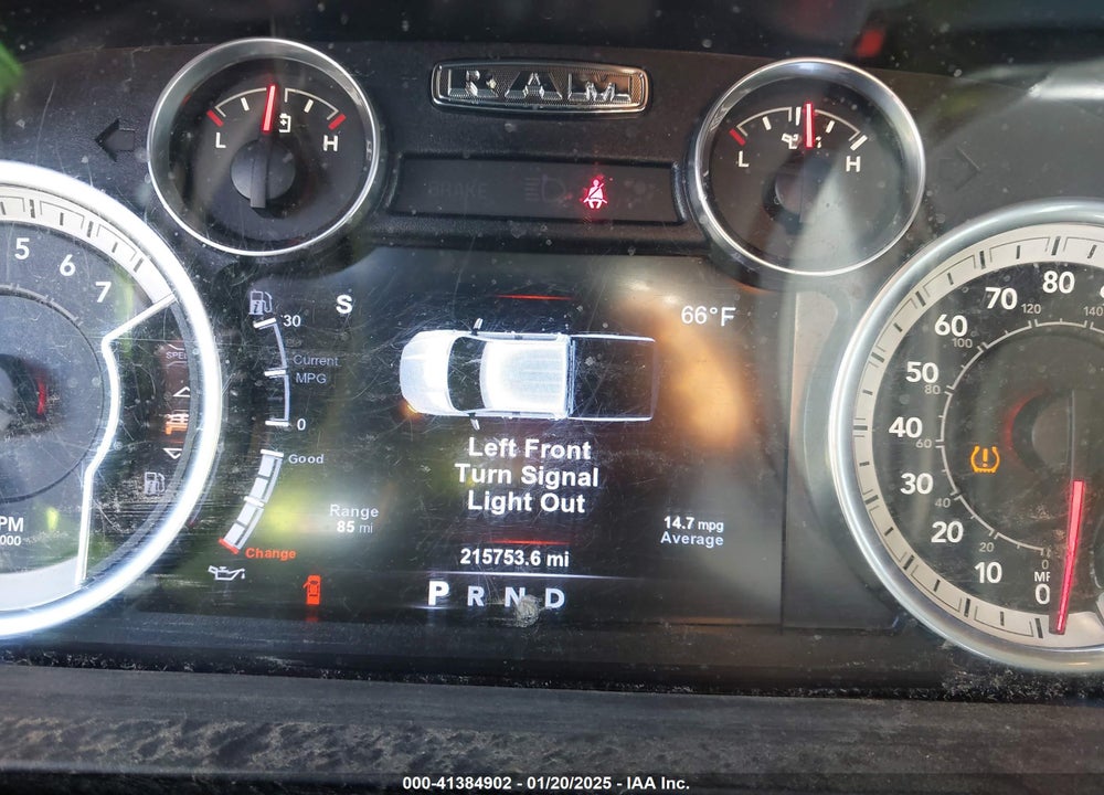 2017 RAM 1500 VIN: 3C6RR6LT2HG563877