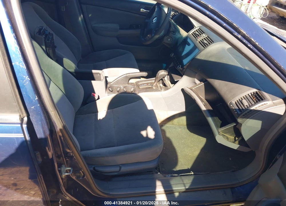 2004 HONDA ACCORD 2.4 LX VIN: 1HGCM56384A109212