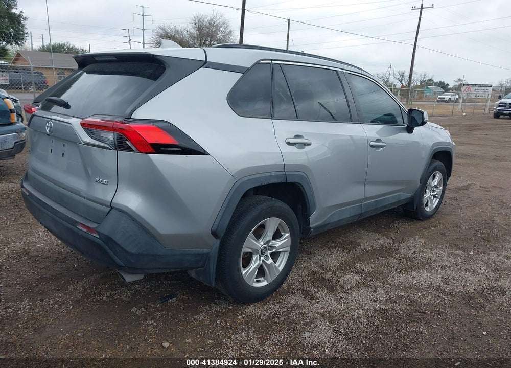 2021 TOYOTA RAV4 XLE VIN: 2T3W1RFV9MW124168