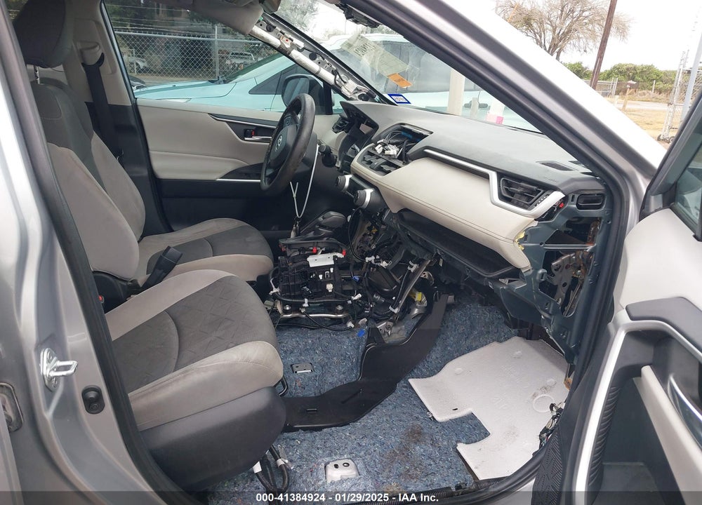 2021 TOYOTA RAV4 XLE VIN: 2T3W1RFV9MW124168
