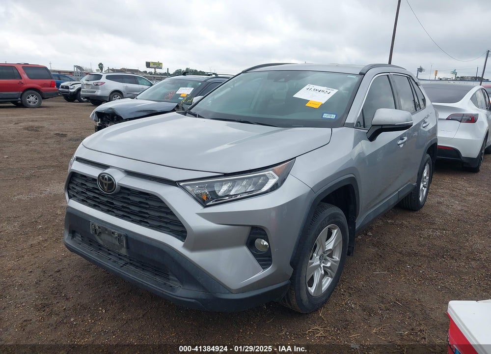 2021 TOYOTA RAV4 XLE VIN: 2T3W1RFV9MW124168