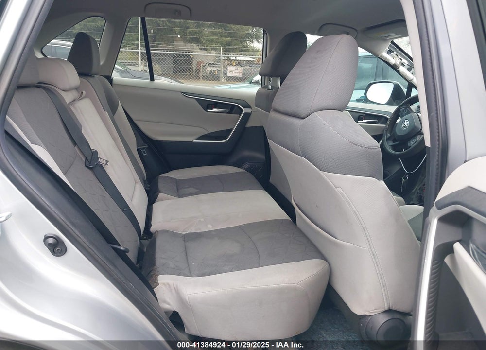 2021 TOYOTA RAV4 XLE VIN: 2T3W1RFV9MW124168