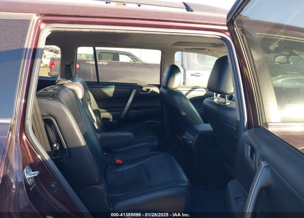 2011 TOYOTA HIGHLANDER SE V6 VIN: 5TDBK3EH7BS090492