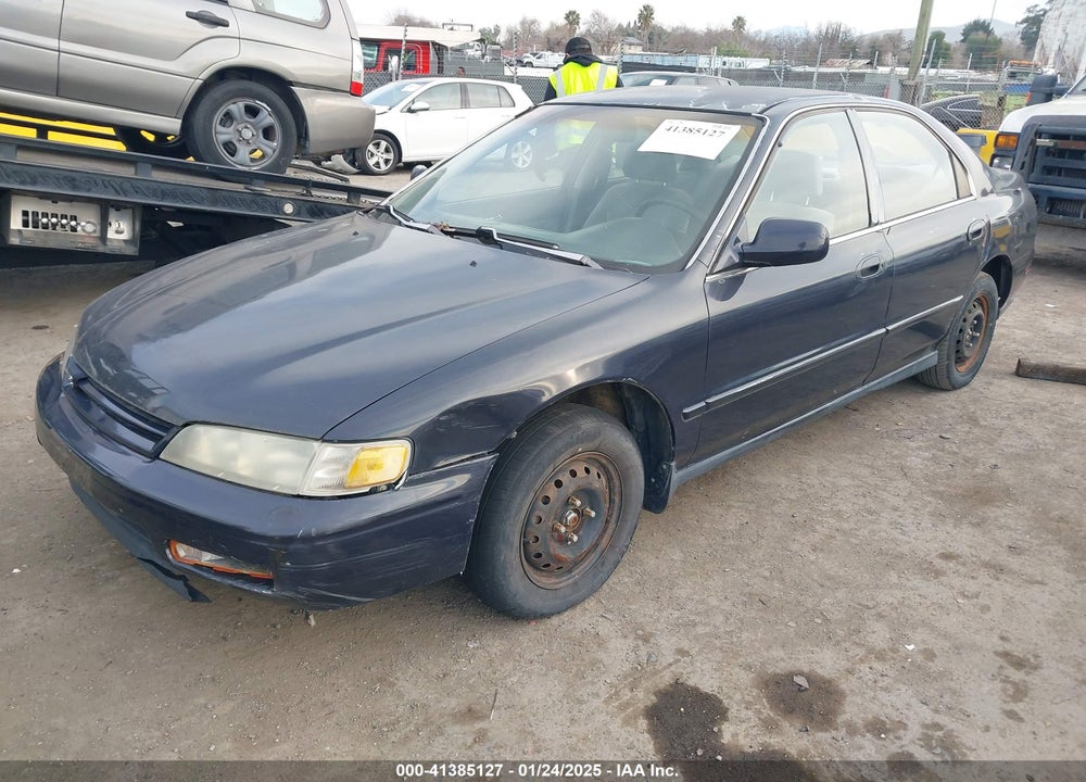 1995 HONDA ACCORD LX/EX VIN: 1HGCD5632SA075930