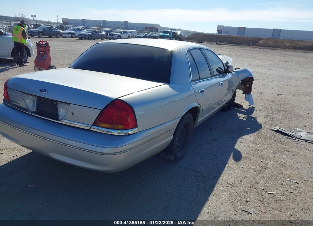 2001 FORD CROWN VICTORIA VIN: 2FAFP73W01X203624