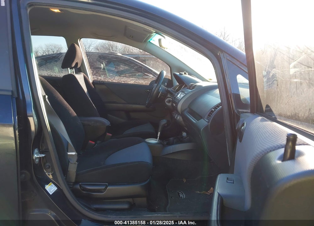 2008 HONDA FIT VIN: JHMGD38668S037663