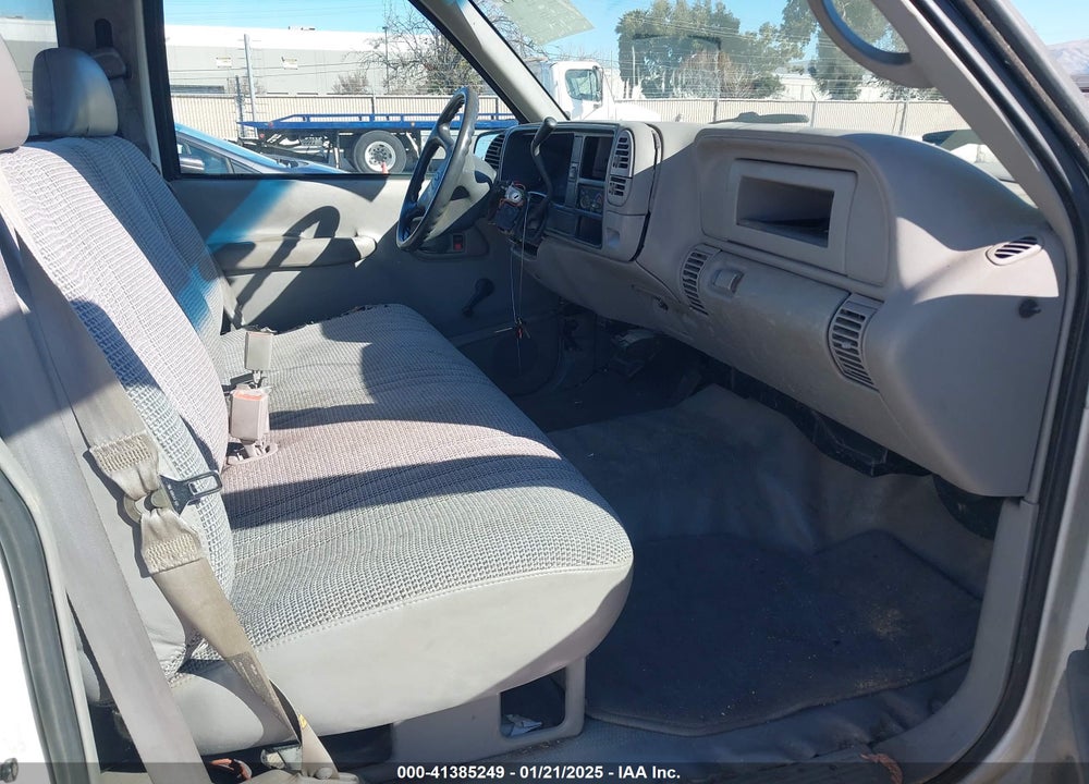1998 CHEVROLET C3500 CHASSIS VIN: 1GBGC34R0WF008528