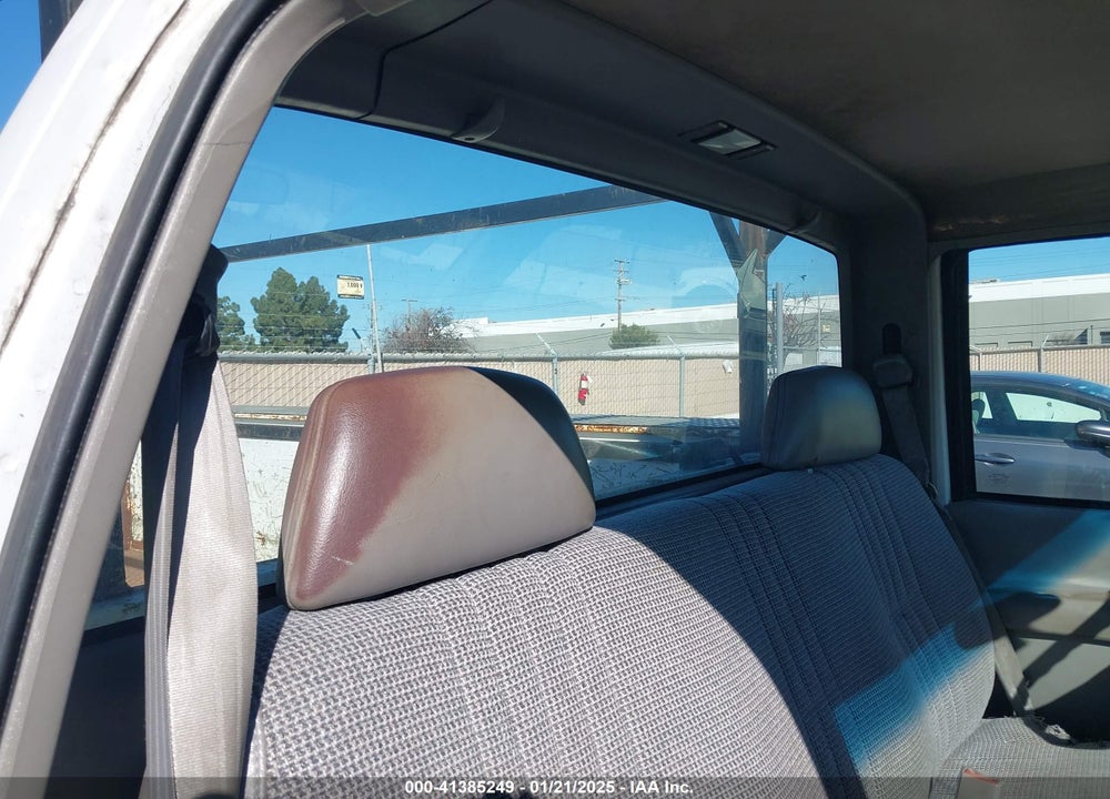 1998 CHEVROLET C3500 CHASSIS VIN: 1GBGC34R0WF008528