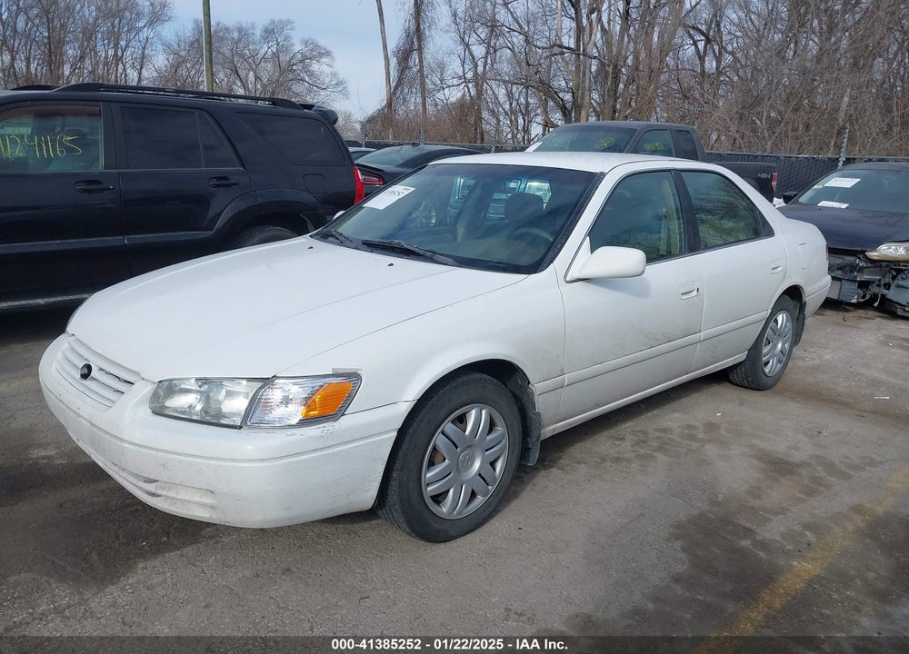 2000 TOYOTA CAMRY LE VIN: JT2BG22K3Y0467304