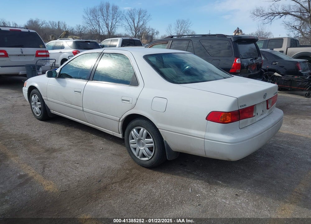 2000 TOYOTA CAMRY LE VIN: JT2BG22K3Y0467304