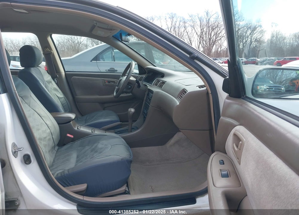 2000 TOYOTA CAMRY LE VIN: JT2BG22K3Y0467304