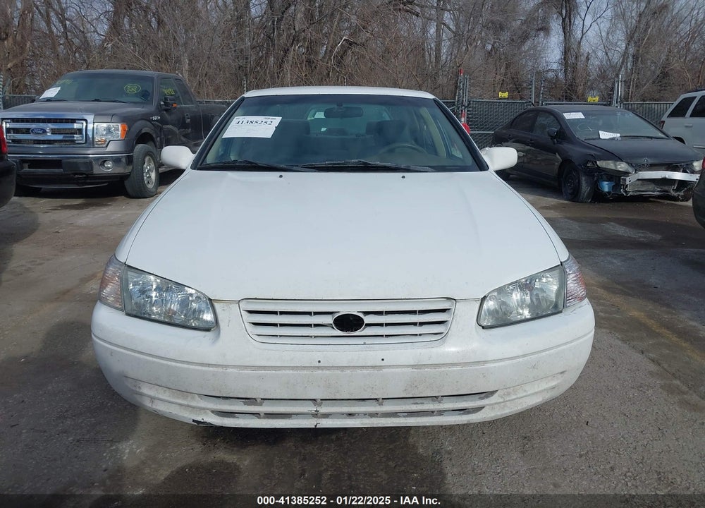 2000 TOYOTA CAMRY LE VIN: JT2BG22K3Y0467304