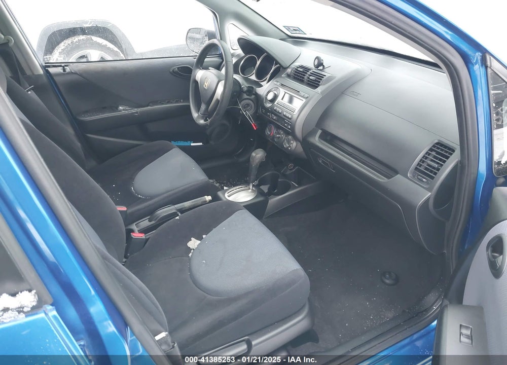 2008 HONDA FIT VIN: JHMGD38448S057053