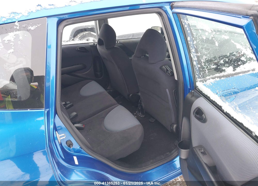 2008 HONDA FIT VIN: JHMGD38448S057053