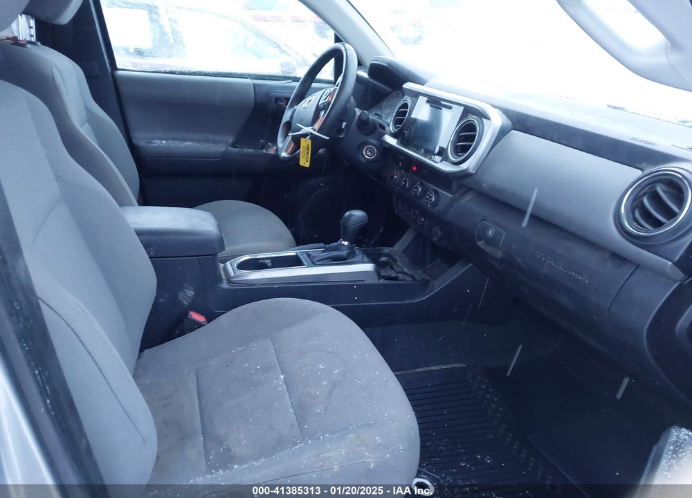 2019 TOYOTA TACOMA SR5 V6 VIN: 5TFSZ5AN8KX184460