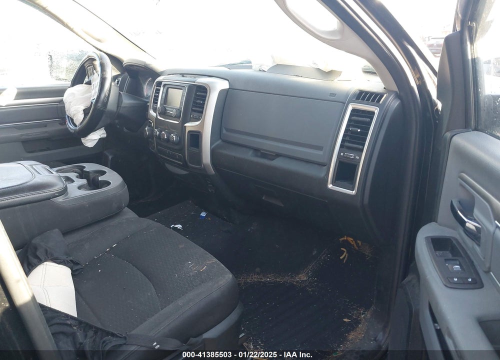 2019 RAM 1500 CLASSIC VIN: 1C6RR7GT6KS717328
