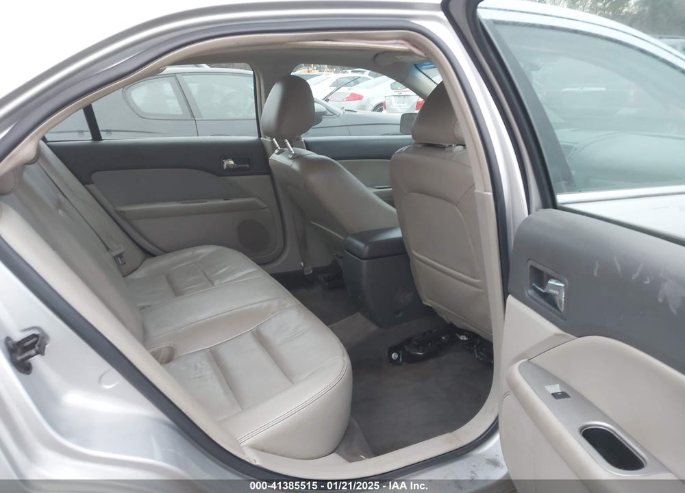 2010 FORD FUSION VIN: 3FAHP0JA1AR215061