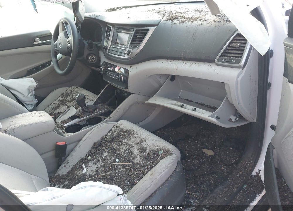 2017 HYUNDAI TUCSON SE VIN: KM8J3CA49HU390658