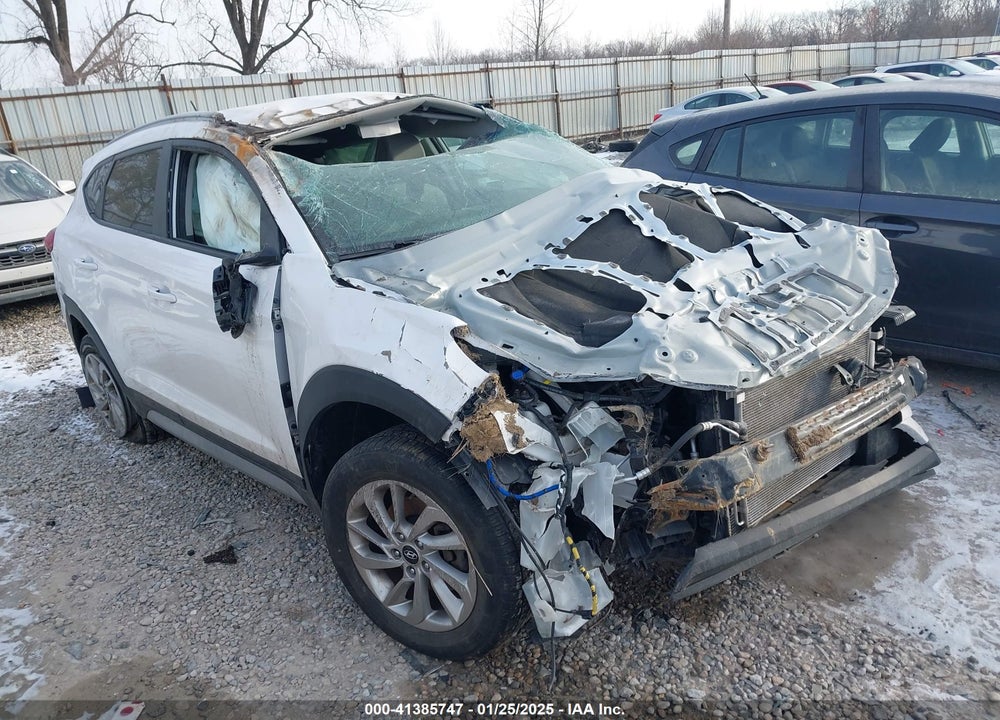 2017 HYUNDAI TUCSON SE VIN: KM8J3CA49HU390658
