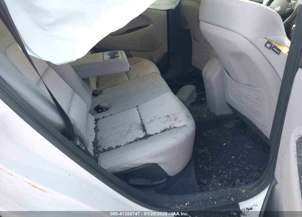 2017 HYUNDAI TUCSON SE VIN: KM8J3CA49HU390658