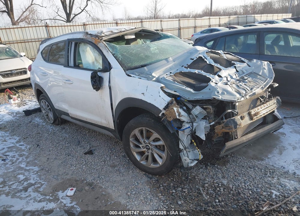2017 HYUNDAI TUCSON SE VIN: KM8J3CA49HU390658