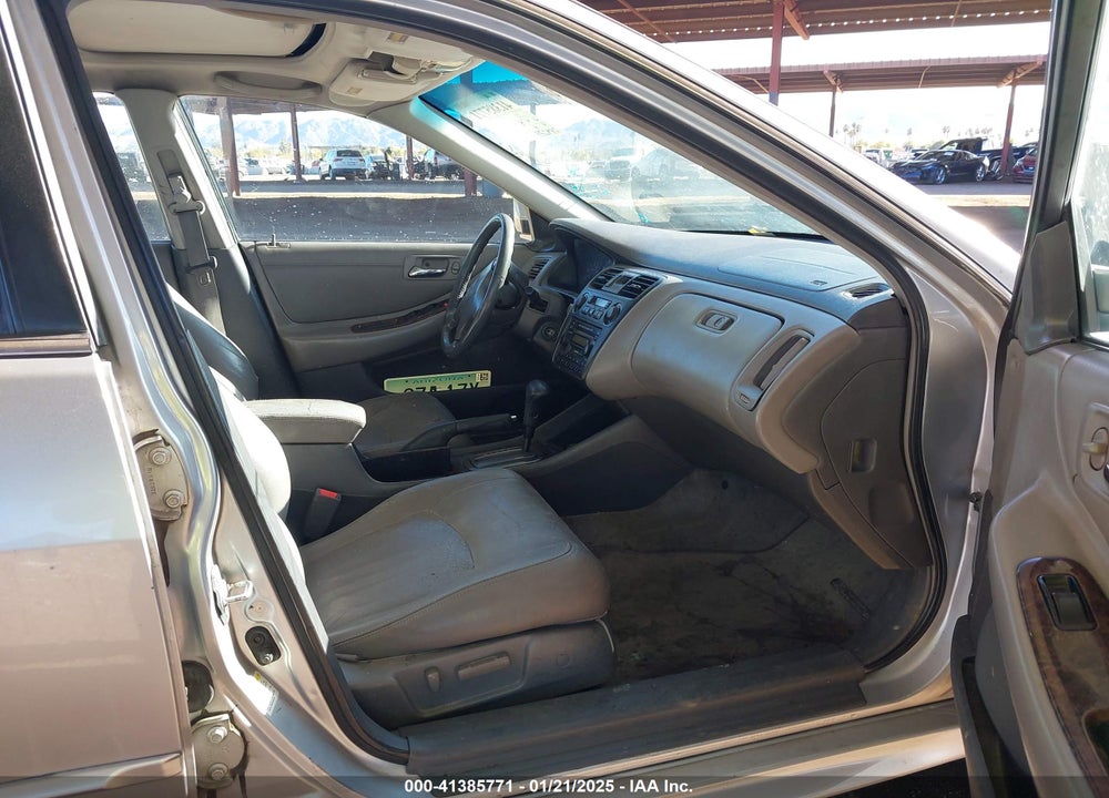 2002 HONDA ACCORD 3.0 EX VIN: 1HGCG16592A038584