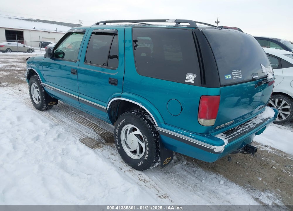1996 CHEVROLET BLAZER VIN: 1GNDT13W7T2149097