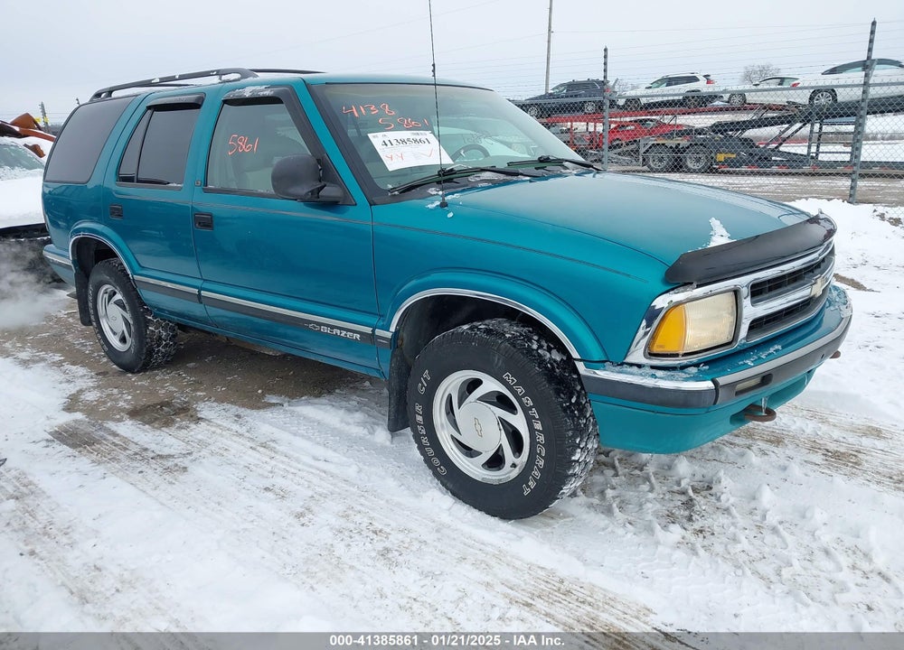 1996 CHEVROLET BLAZER VIN: 1GNDT13W7T2149097